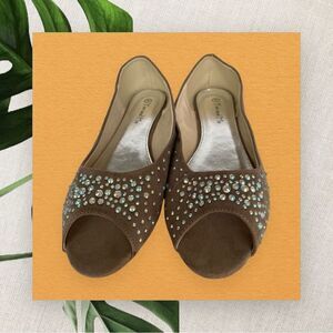 OPEN TOE RHINESTONE TAUPE FLAT, sz 41
